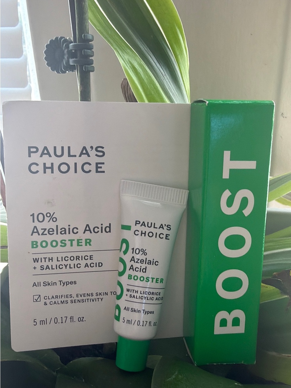 Paula's Choice 10% Azelaic Acid Booster - Green & White